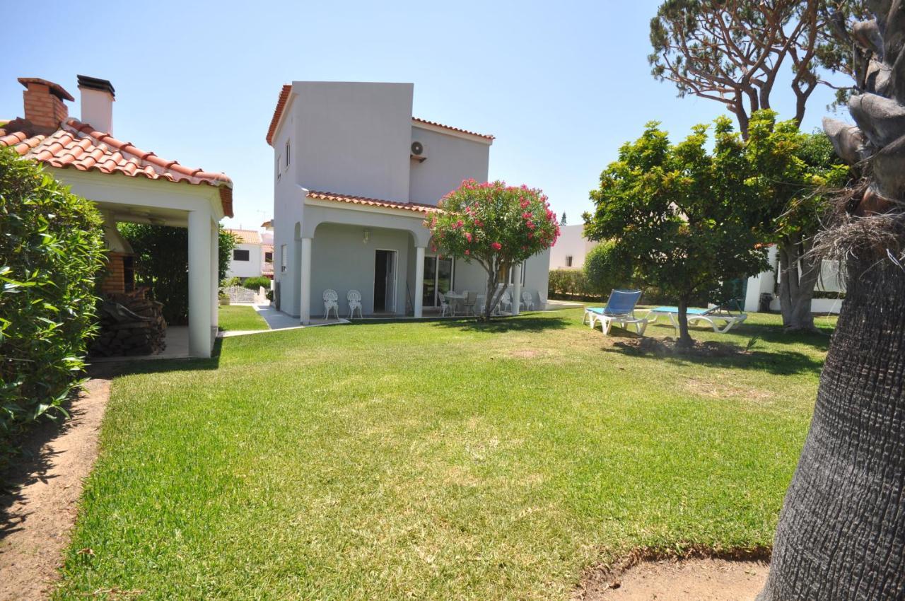 Well-Appointed Villa Is Situated In The Popular Resort Of Vilamoura Куартейра Екстер'єр фото