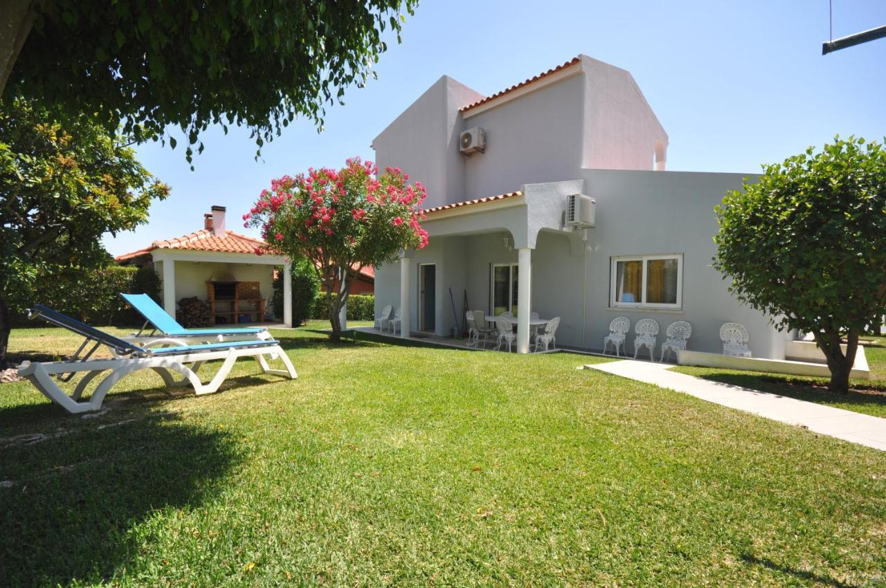 Well-Appointed Villa Is Situated In The Popular Resort Of Vilamoura Куартейра Екстер'єр фото